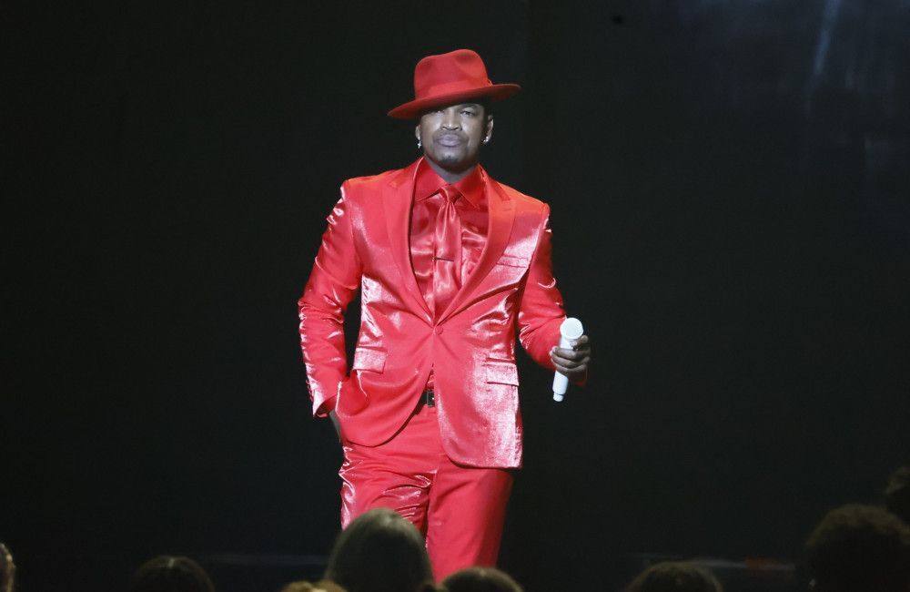 Ne-Yo stresses that he is in 'one relationship with three people'