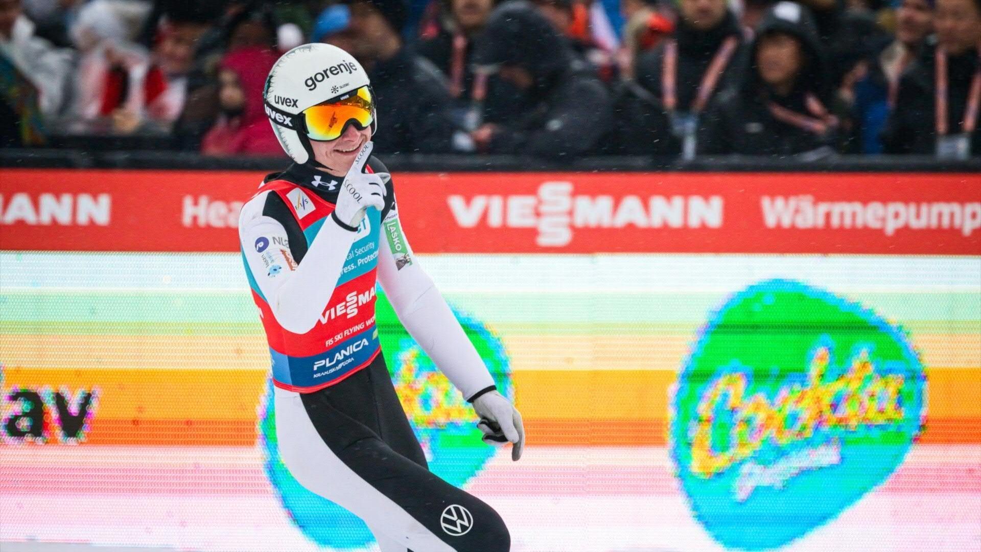 Video: Skispringen: Prevc schraubt Weltrekord auf 254,5 m