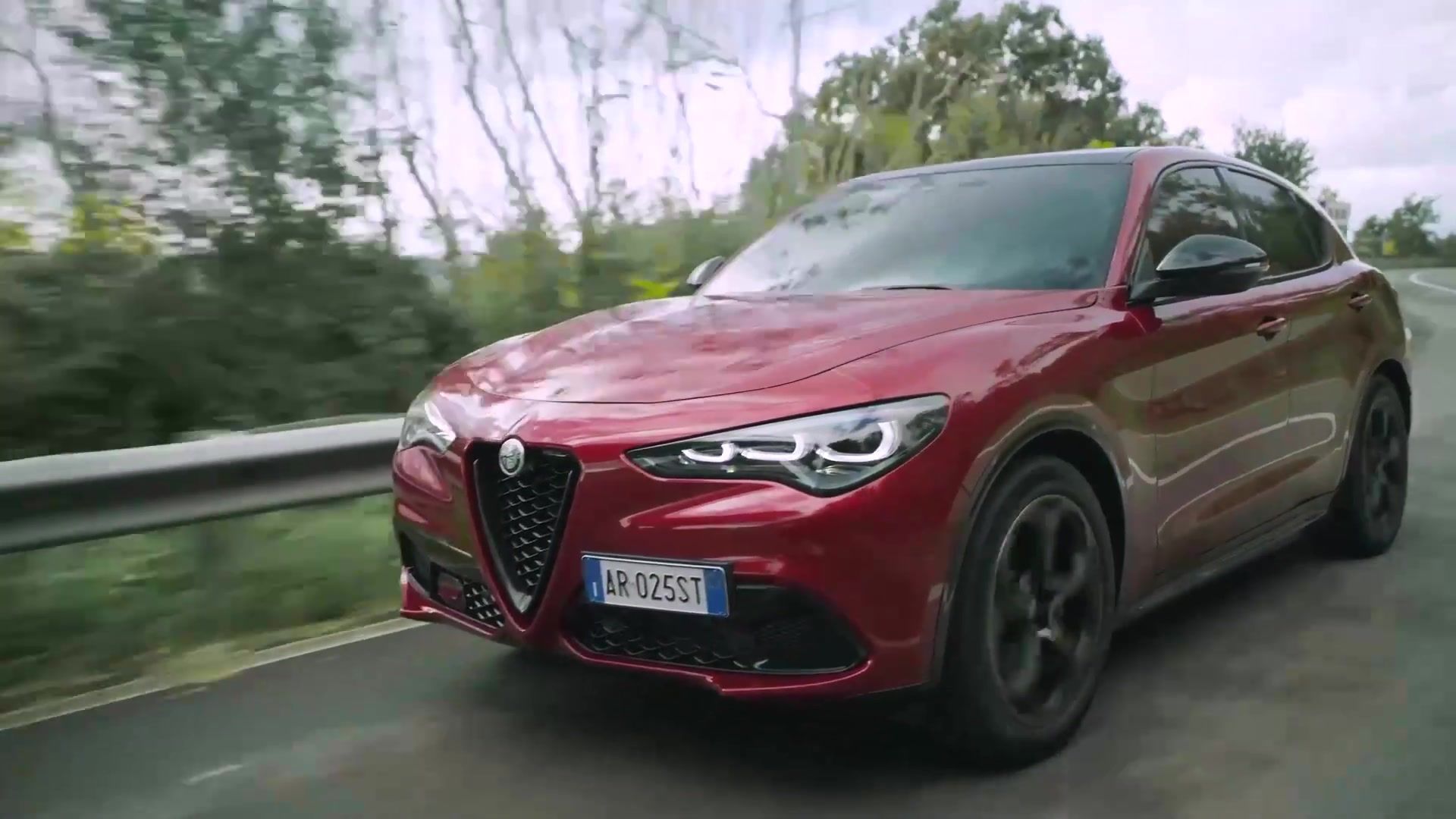 The new Alfa Romeo Stelvio INTENSA and the new Alfa Romeo Giulia INTENSA