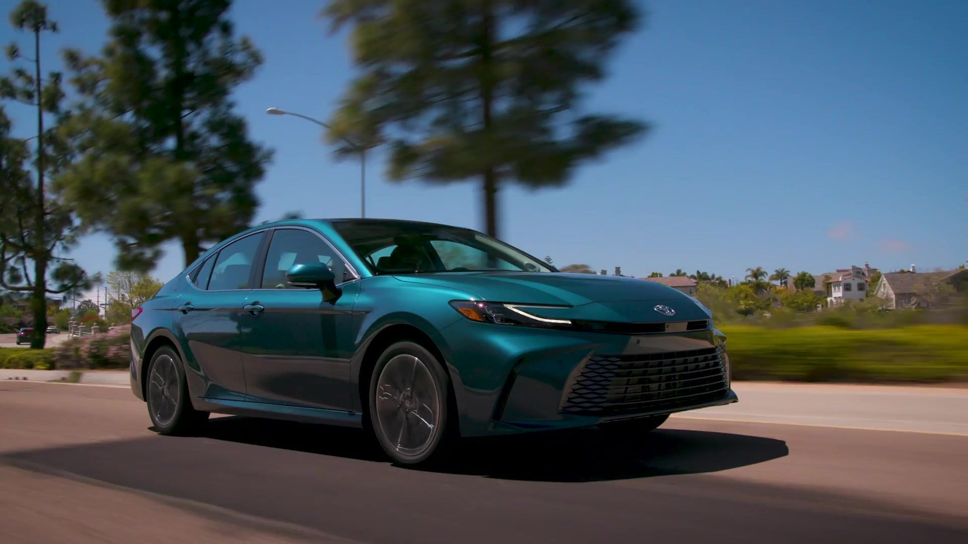 2025 Toyota Camry XLE AWD in Ocean Gem - Driving Video