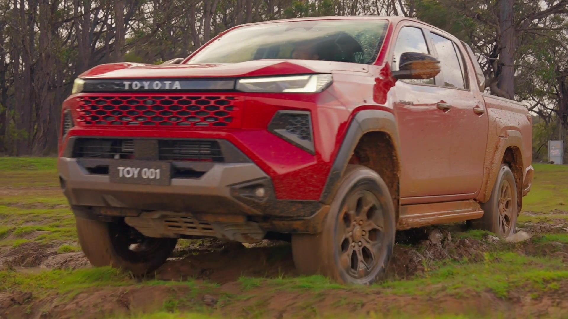 2025 Toyota HiLux Driving Video