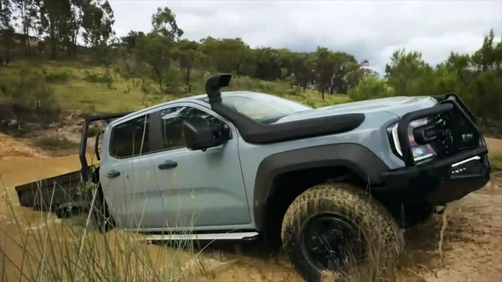 Video: Ford Ranger Super Duty - Double Cab in Command Grey