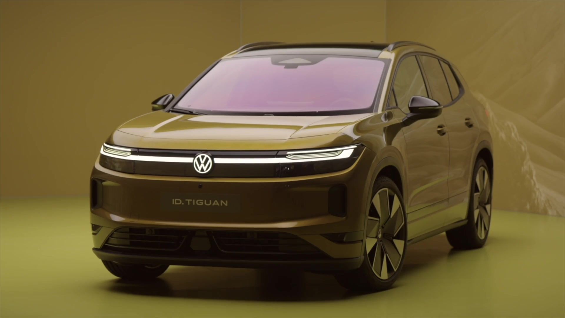 The new Volkswagen ID. Tiguan Exterior Design in Olive Bronze