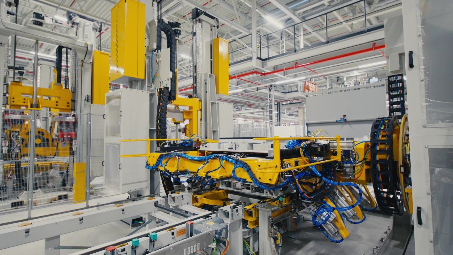 Series production gets underway - BMW Group officially opens Plant Irlbach-Straßkirchen