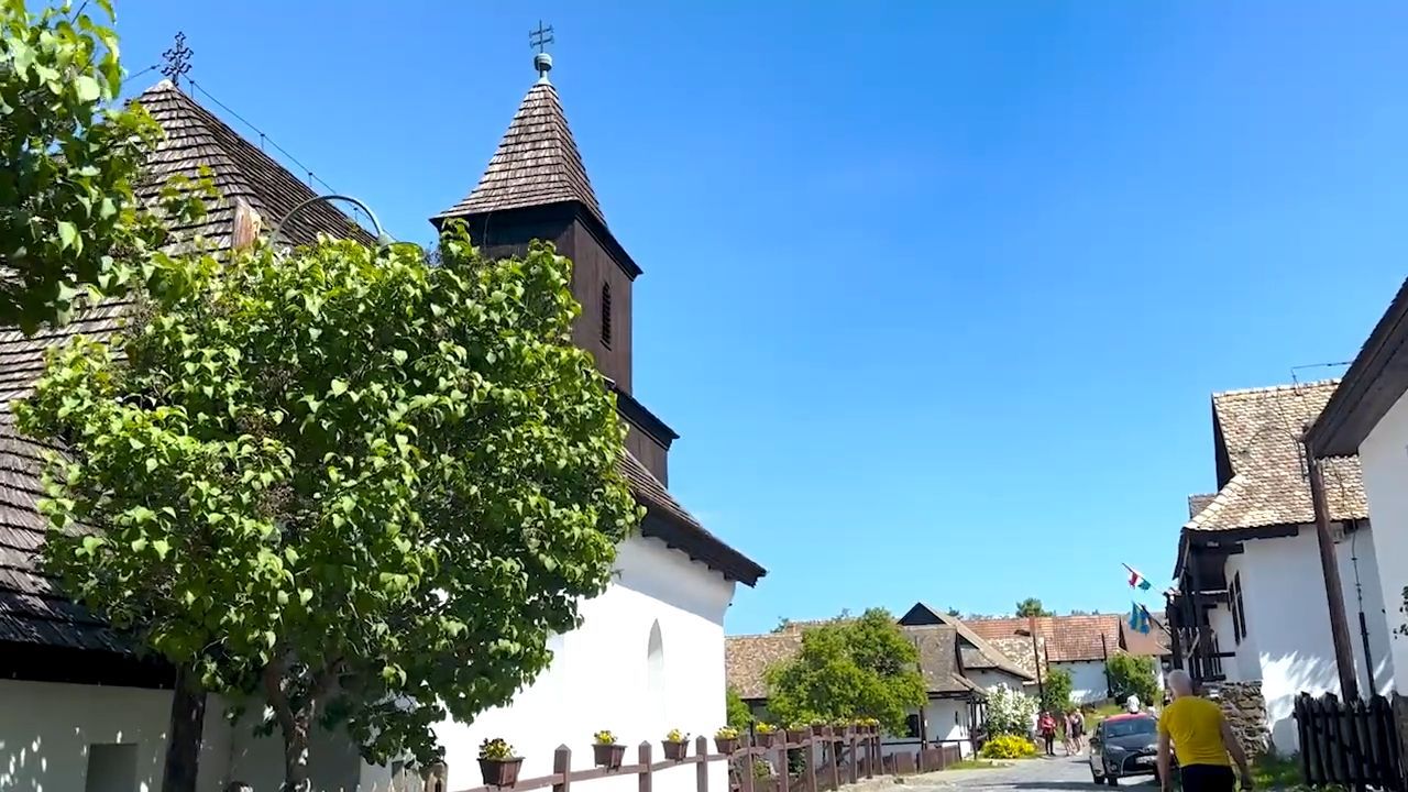 Eine Zeitreise in Ungarn: Hollókö
