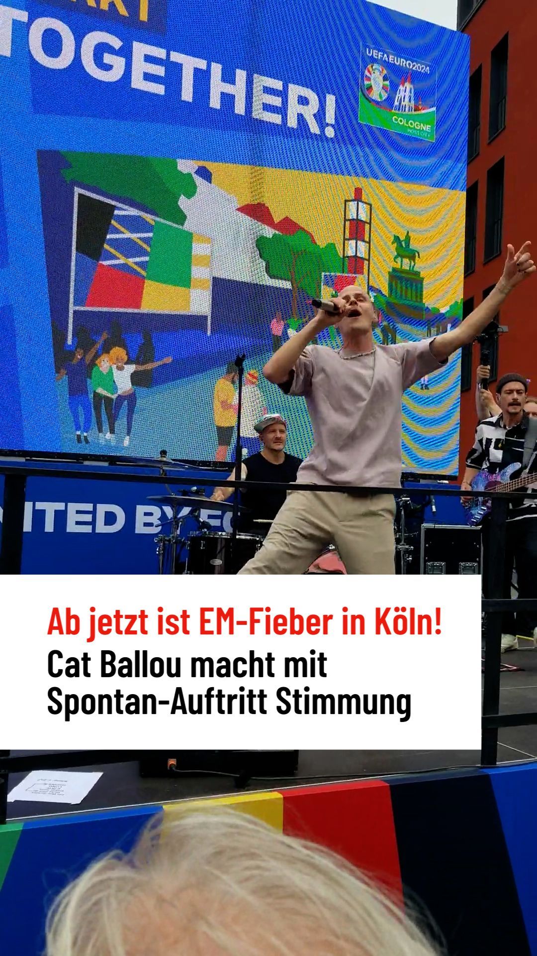 Überraschungsauftritt: Cat Ballou bringt EM-Fieber nach Köln