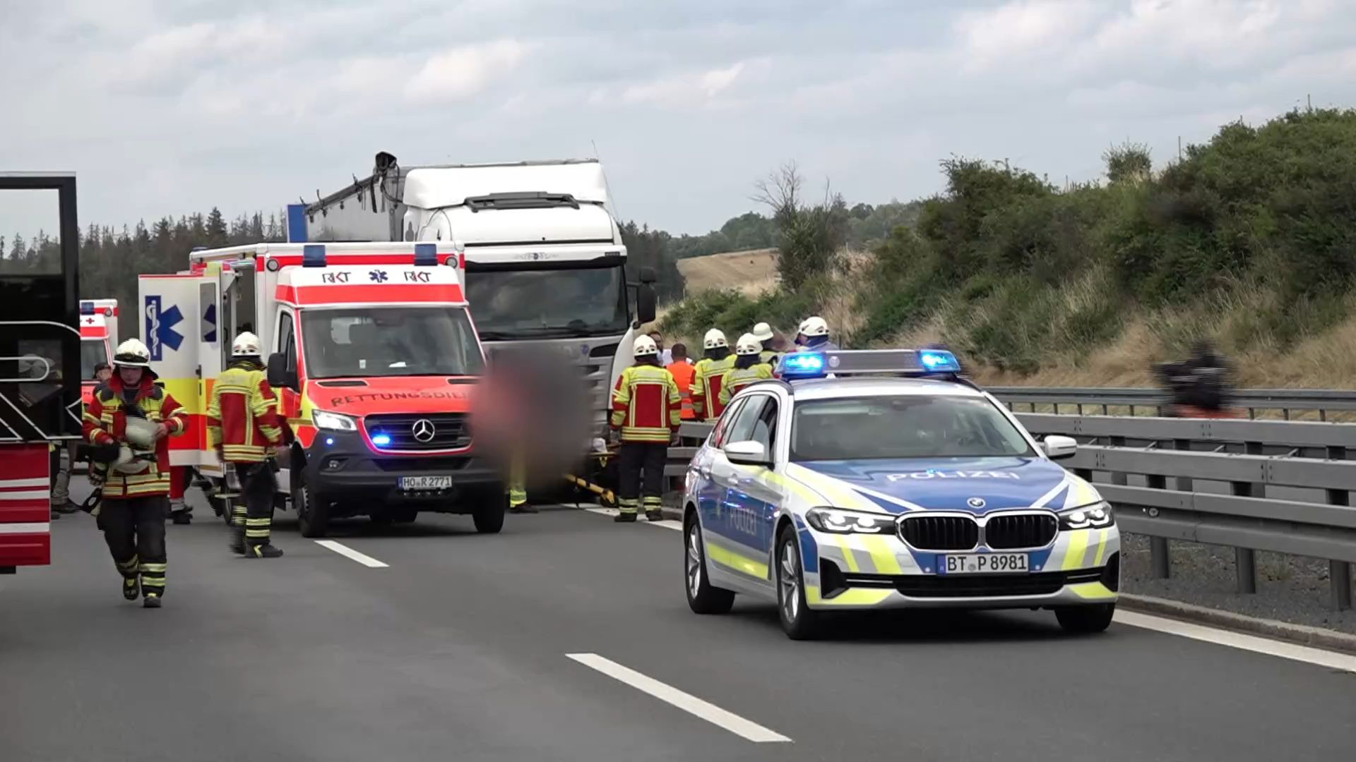 Tödlicher Unfall Auf A93: Lkw-Fahrer Stirbt An Unfallstelle