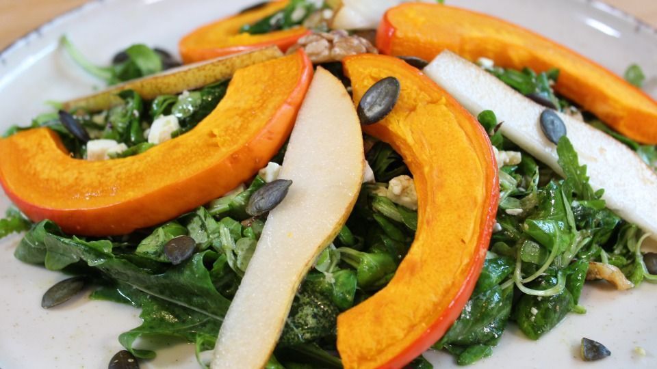 Autumn Salad with Baked Pumpkin and Pear