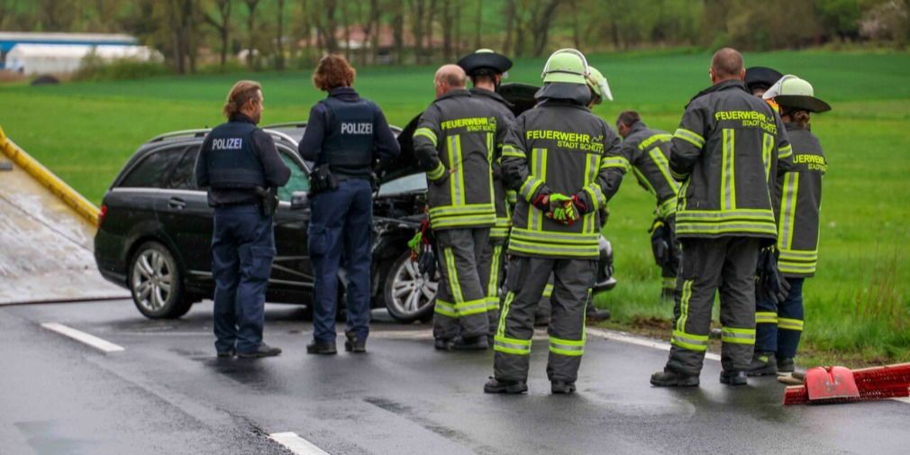 Video: Frontalcrash bei Niederstoll: Drei Verletzte - Rettungshubschrauber im Einsatz