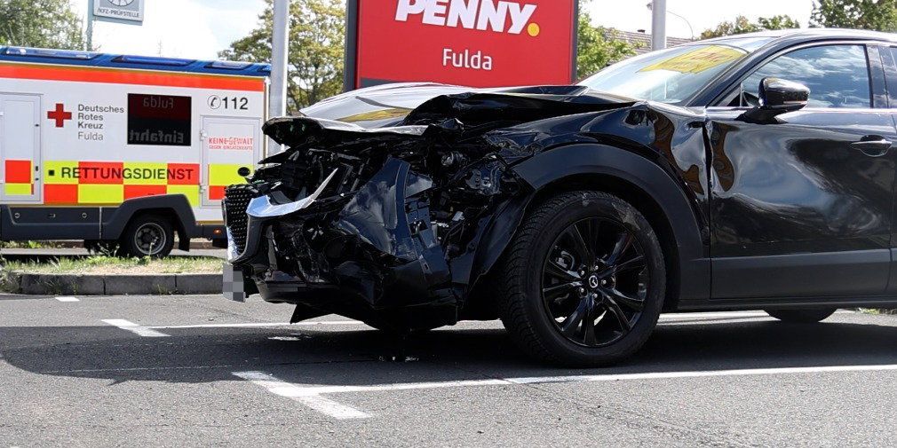 Video: Crash auf der Mainstraße mit 8.000 Euro Schaden