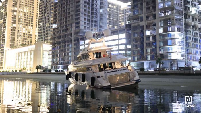 "Das nennt man falsch geparkt": Geissens-Jacht läuft in Dubai auf Sand