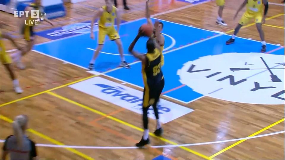 Το buzzer beater του ΜακΡέι στο 1ο δεκάλεπτο (VIDEO)