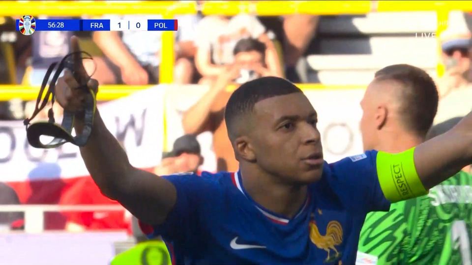 Η αποκλεισμένη Πολωνία στέρησε την πρωτιά από τους Γάλλους (VIDEO)