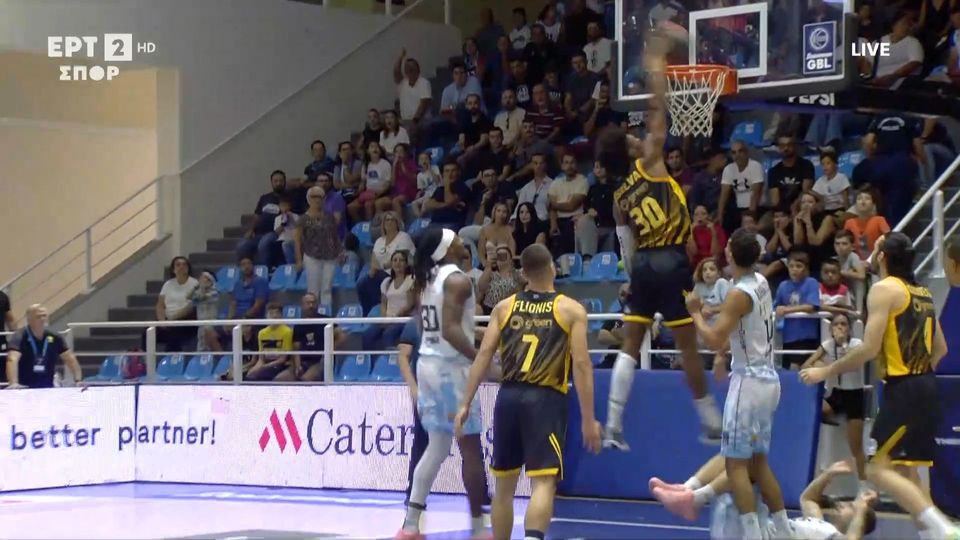 Το εκκωφαντικό κάρφωμα του Σίλβα (VID)