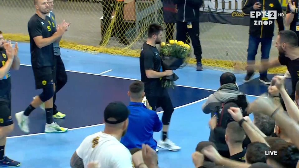 Οι Μάγκες τίμησαν τη μνήμη του Μάριου πριν το ΑΕΚ-Ολυμπιακός (VIDEO)