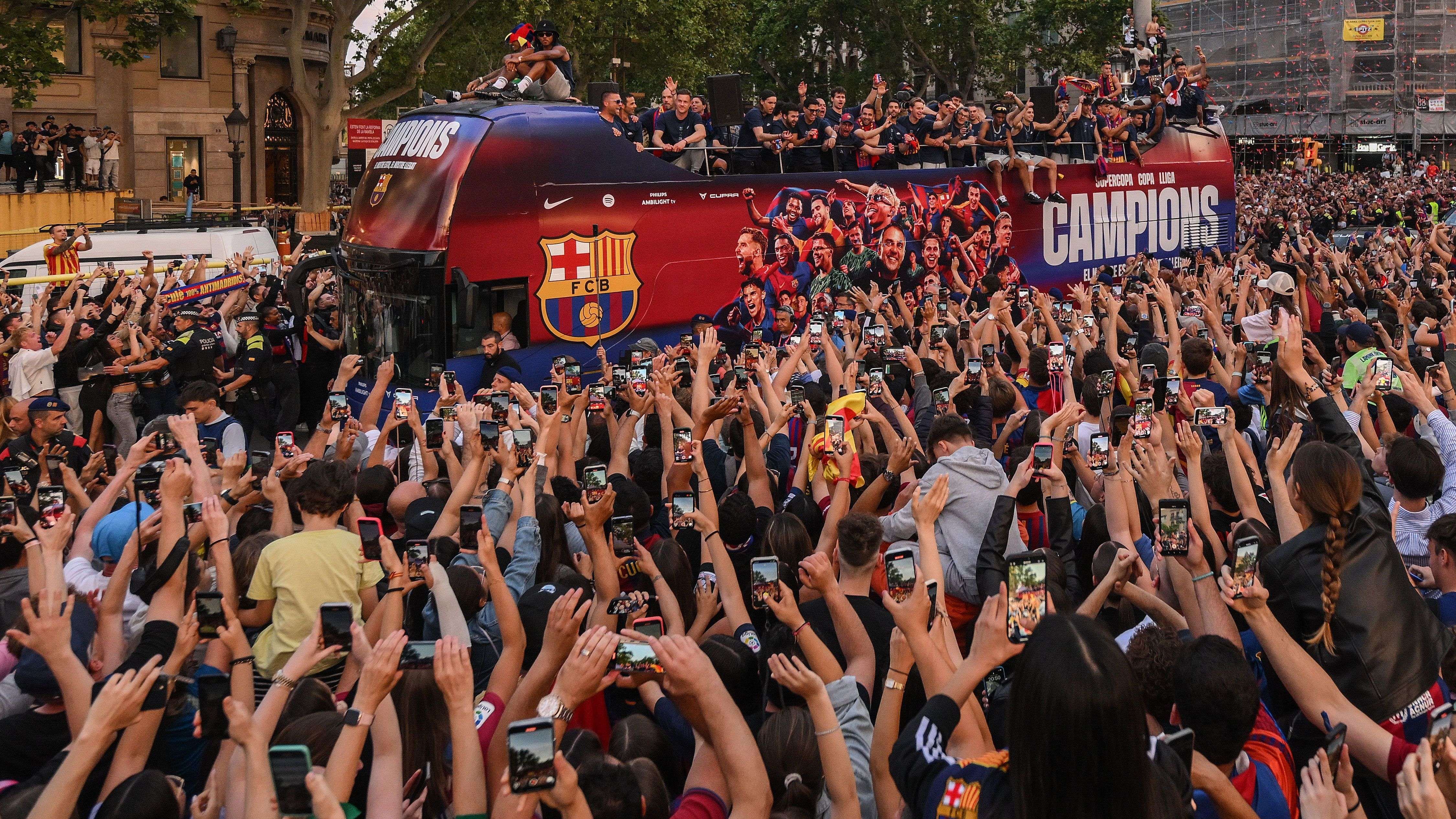 FC Barcelona: Tausende Fans feiern Barca-Meisterschaft