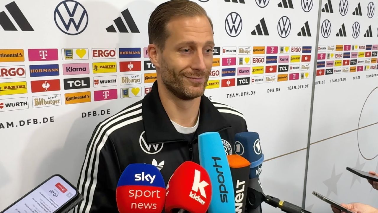 DFB-Team – Oliver Baumann feiert FC-Bayern-Star: „Vorbild“