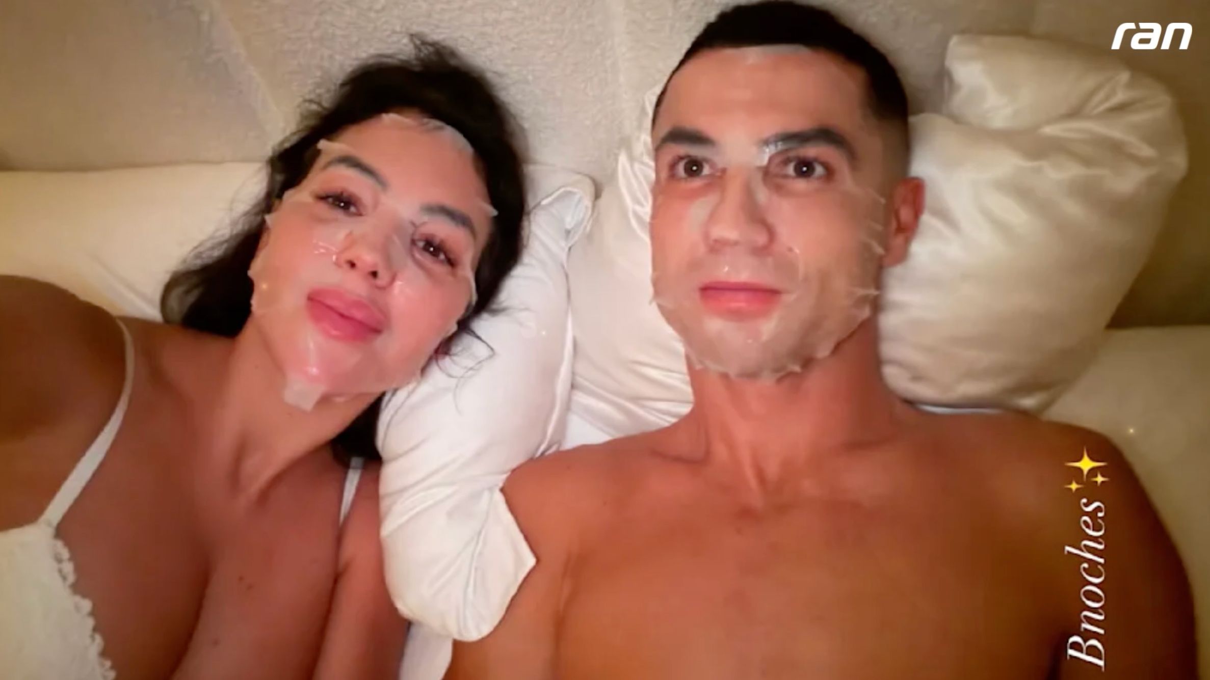 Cristiano Ronaldo und Georgina posten intimes Bett-Foto