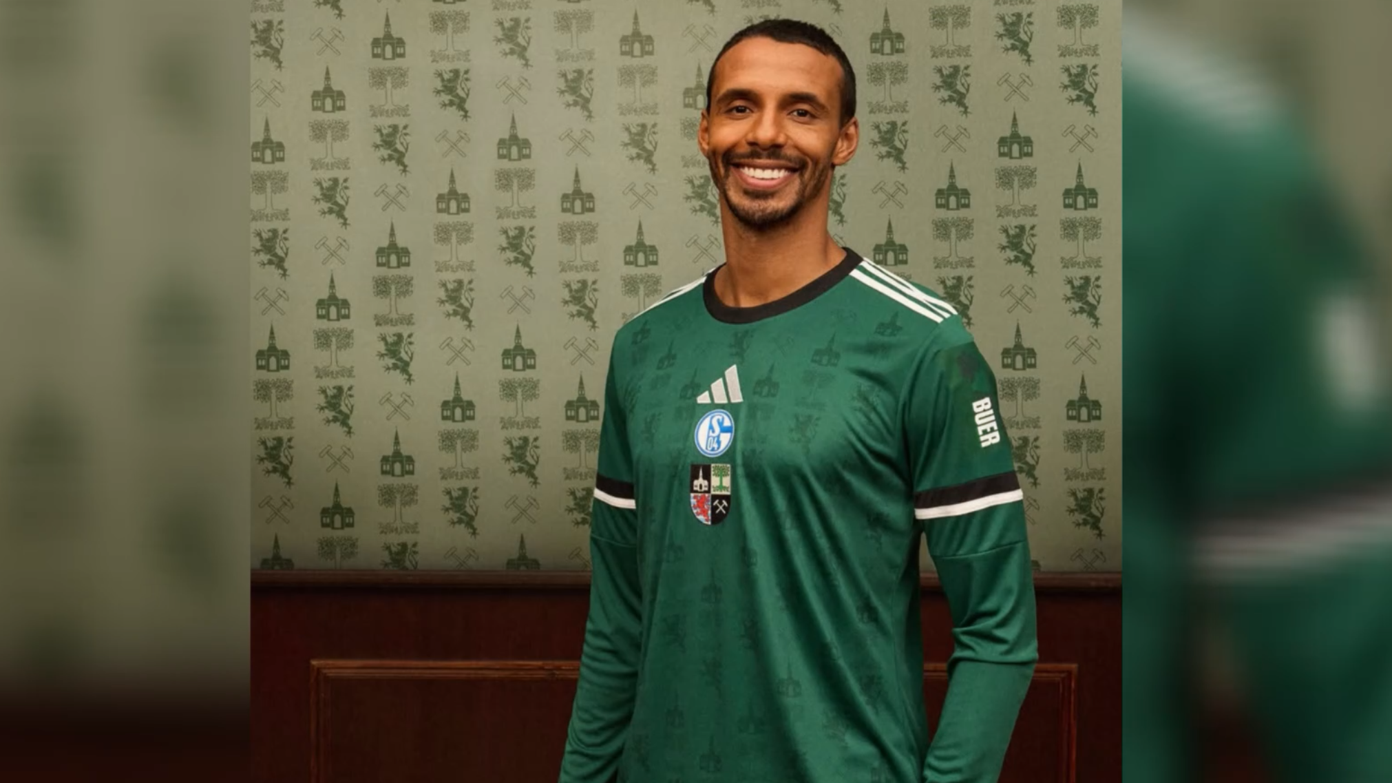 Ex-Schalker präsentiert Sondertrikot – S04-Fans hin und her gerissen