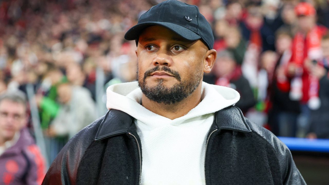 FC Bayern - Fans gehen auf Kompany los: 