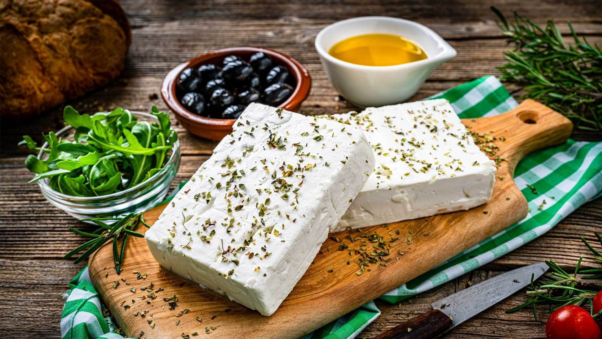 Sheep cheese in pregnancy: How healthy is it?