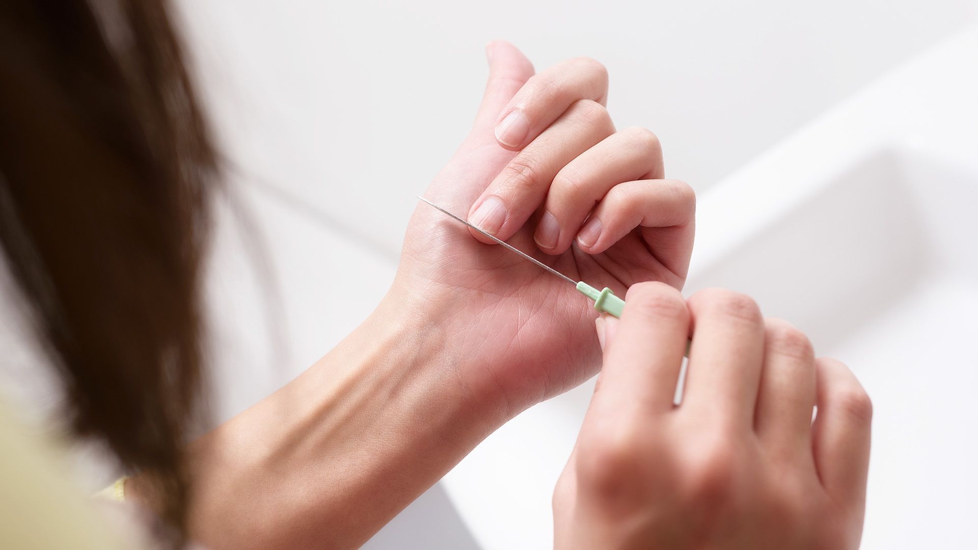 Brüchige Fingernägel: Diese Tipps wirken wahre Wunder