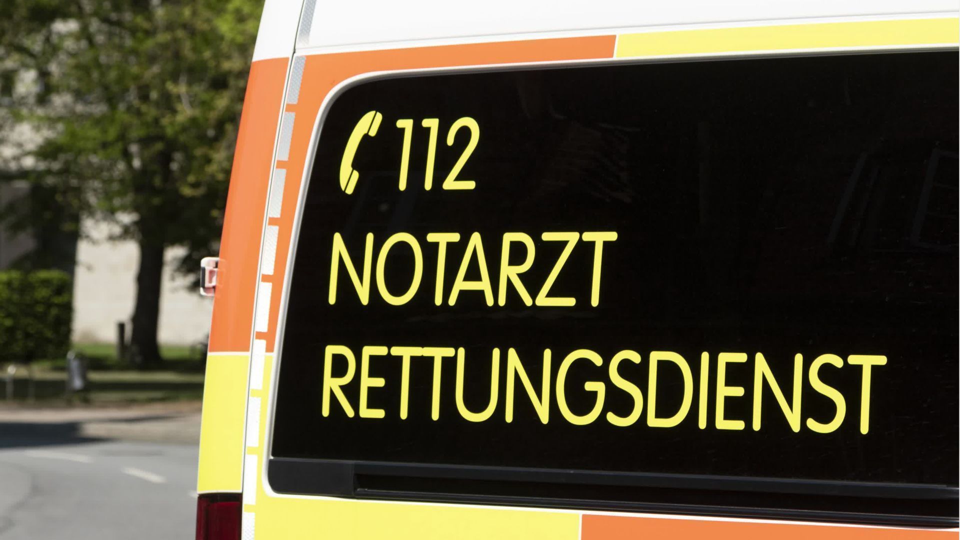 Video: 110, 112 oder 116 117 - welche Notrufnummer ist wann die richtige? Eine Erklärung