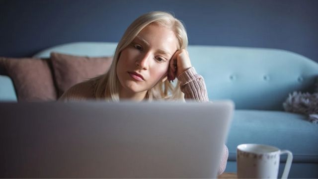 „Habe mehr als 200 Bewerbungen geschrieben“: Sara (28) bleibt trotz Masterabschluss arbeitslos