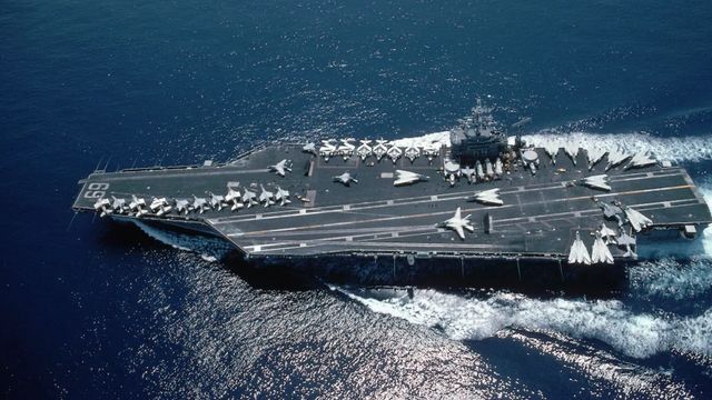 China baut modernen Mega-Flugzeugträger – doch die US-Marine hat einen großen Vorteil