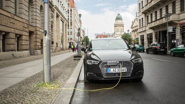 Video: Wegen Ladesäulen-Dilemma verzichten Mieter auf E-Autos