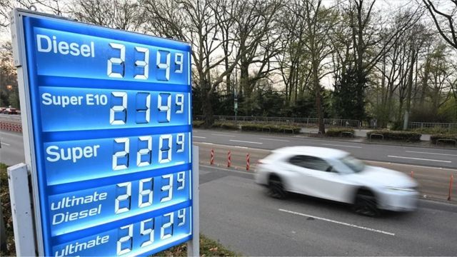 Video: Spritpreise knallen runter – entscheidender Ölpreis steigt