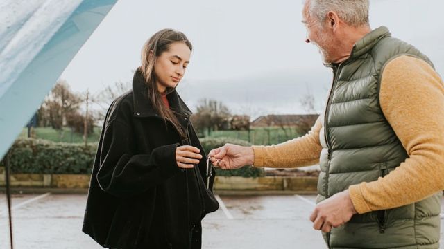 Vater liebt es, wenn seine 20-jährige Tochter von der Uni nach Hause kommt – aber auch, wenn sie wie