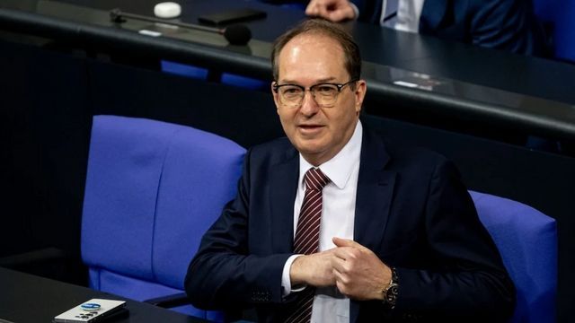 Mit Beamten-Plan begräbt Dobrindt das Alleinverdiener-Modell