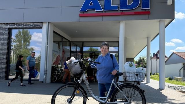 Video: Aldi-Kunden sprechen offen über ihre Lage in Deutschland