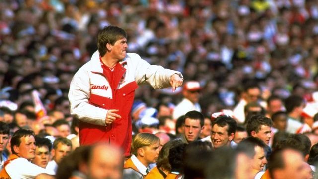 Video: Kenny Dalglish macht Krebsdiagnose versehentlich öffentlich