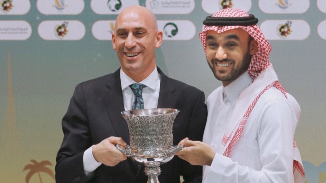 Bei Rückreise nach Spanien: Ex-Fußballverbandschef Rubiales festgenommen