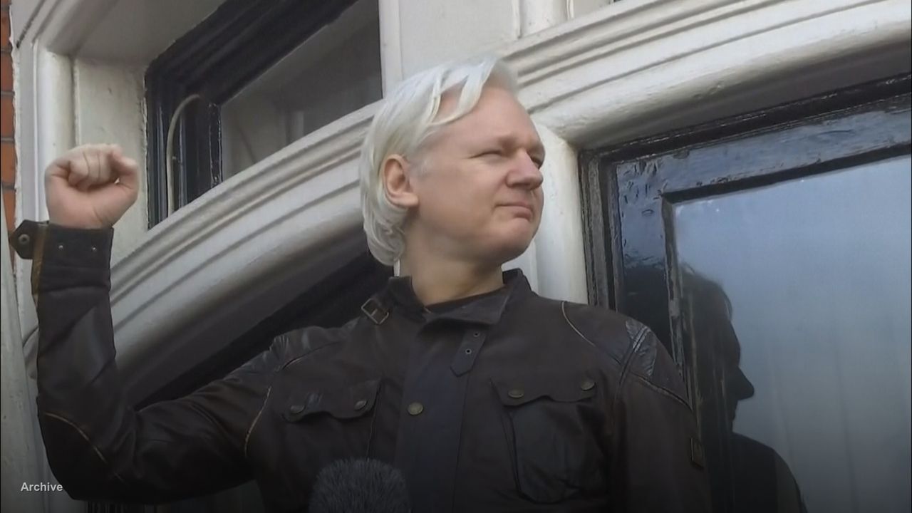 Biden “considering” Australian call to drop charges against Julian Assange
