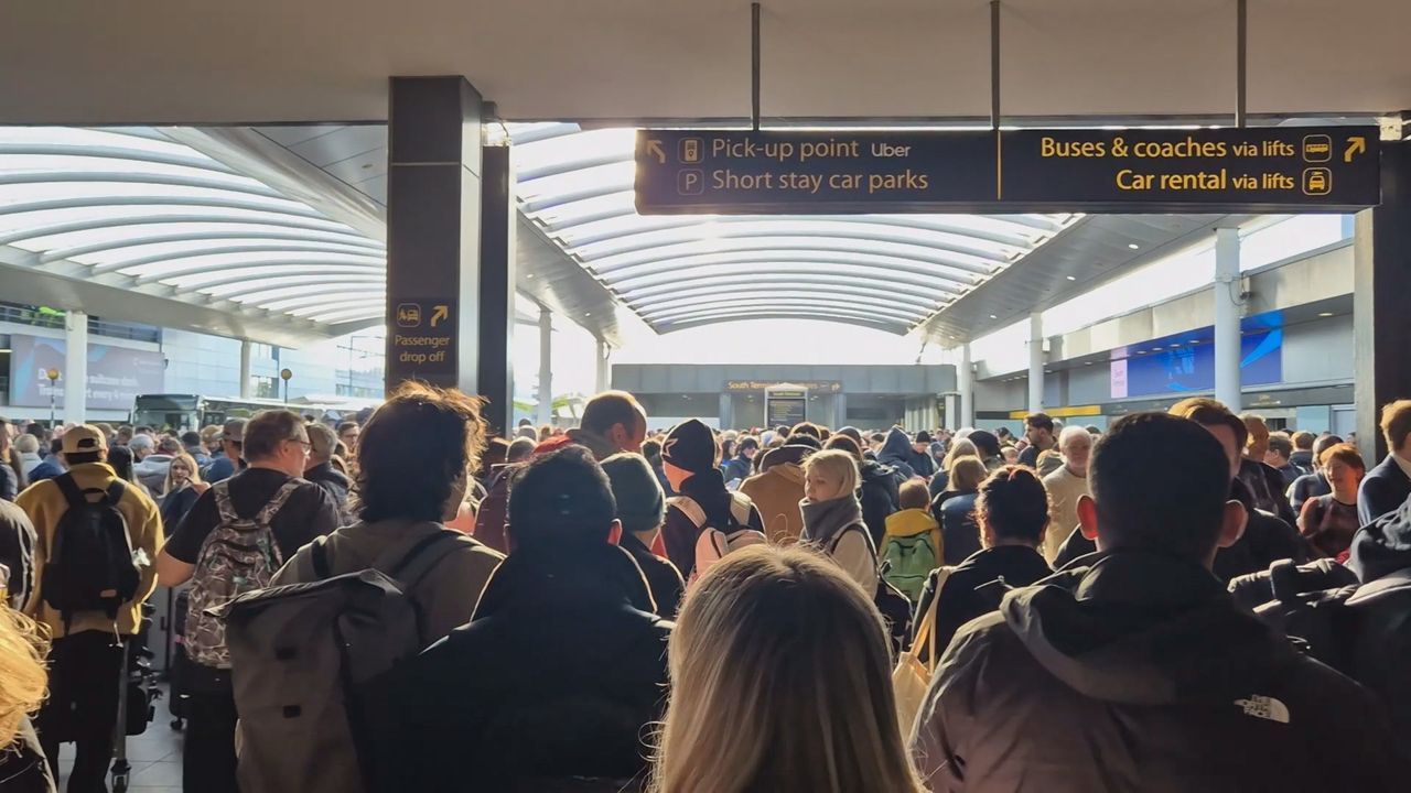 Wegen Sprengstoffverdacht: Flughafen Gatwick in London teilevakuiert