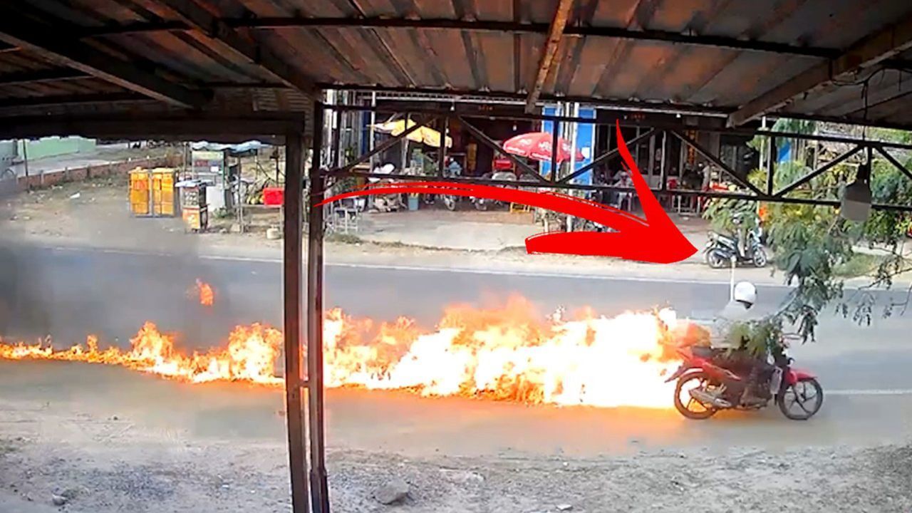 „Ghost Rider“ in Kambodscha: Motorrad hinterlässt flammende Spur