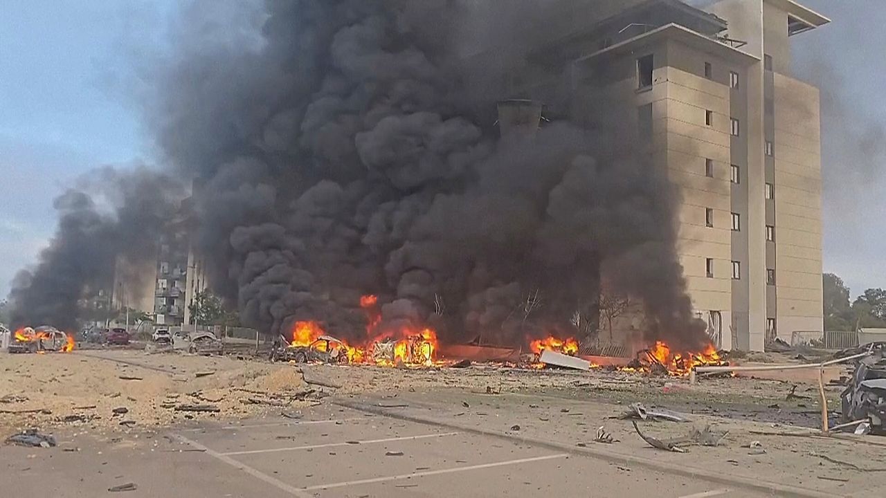 Israel bombardiert Wasserreaktor im Iran – Netanjahu: „verändern Gesicht der Welt“