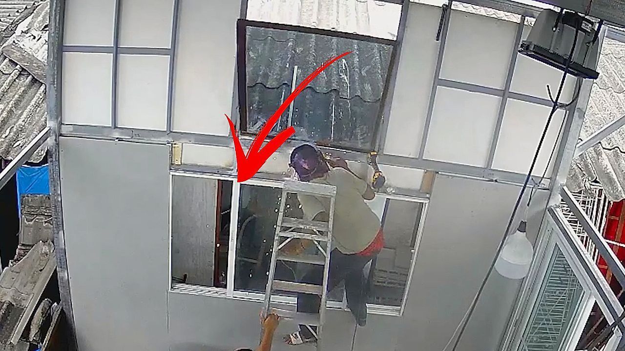 Glasscheibe kracht auf Kopf: Heimwerker übersteht Unfall mit viel Glück