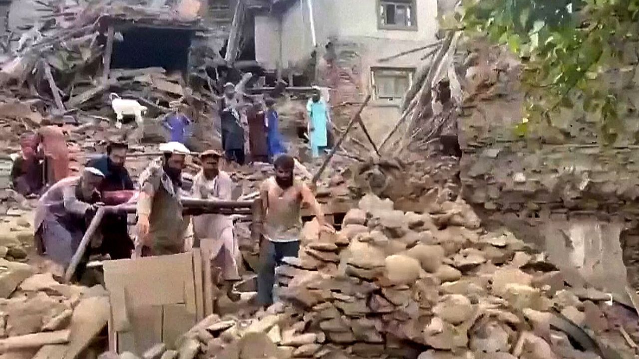 Stärke 6,0: Hunderte Tote nach schwerem Erdbeben in Afghanistan