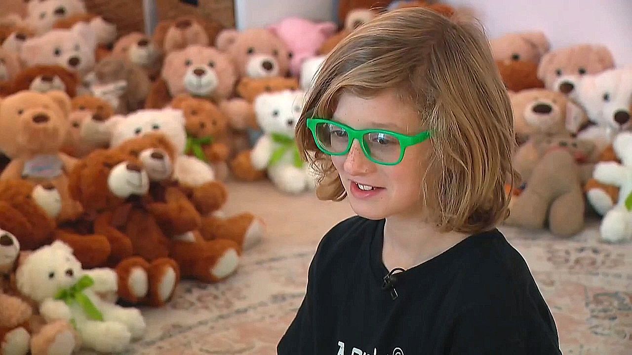 Video: Herzensprojekt: Neunjähriger sammelt Hunderte Teddys für kranke Kinder