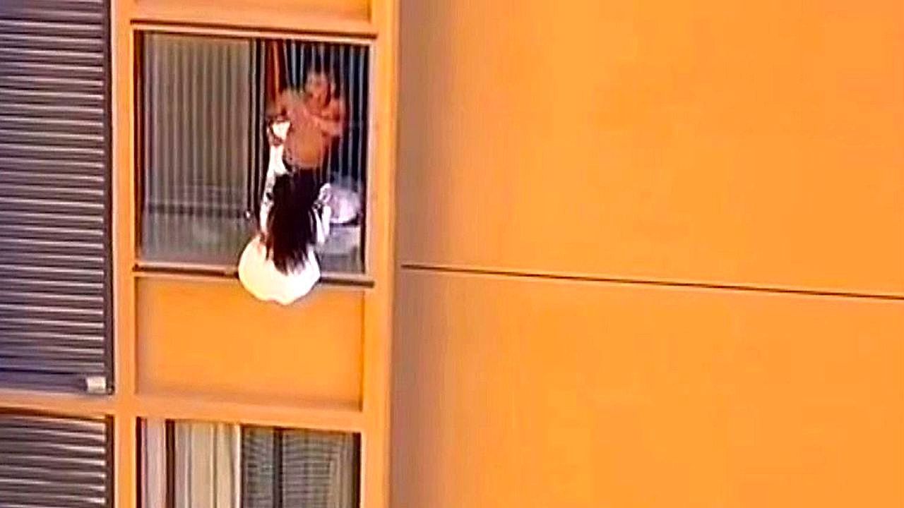 Geliebte flüchtet aus Fenster vor Ehefrau – im 10. Stock