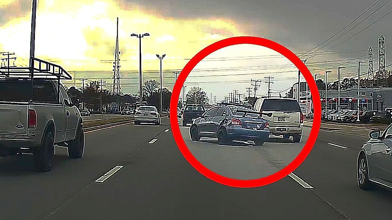 Rechts-berholt-Raser-kracht-in-Auto-Fluchtversuch-endet-kl-glich