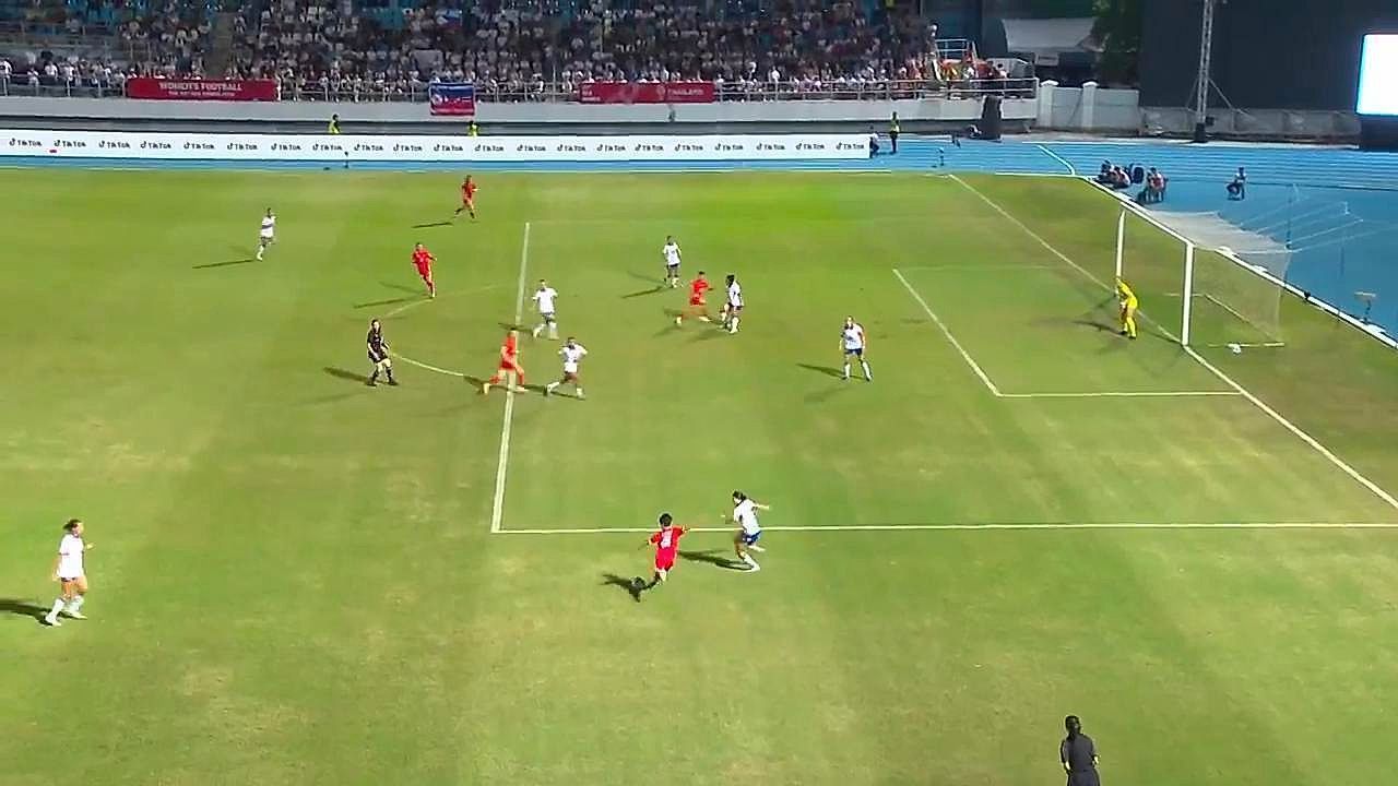 Moment: Vietnam cry foul after controversial offside denies crucial goal in SEA Games women's soccer final loss