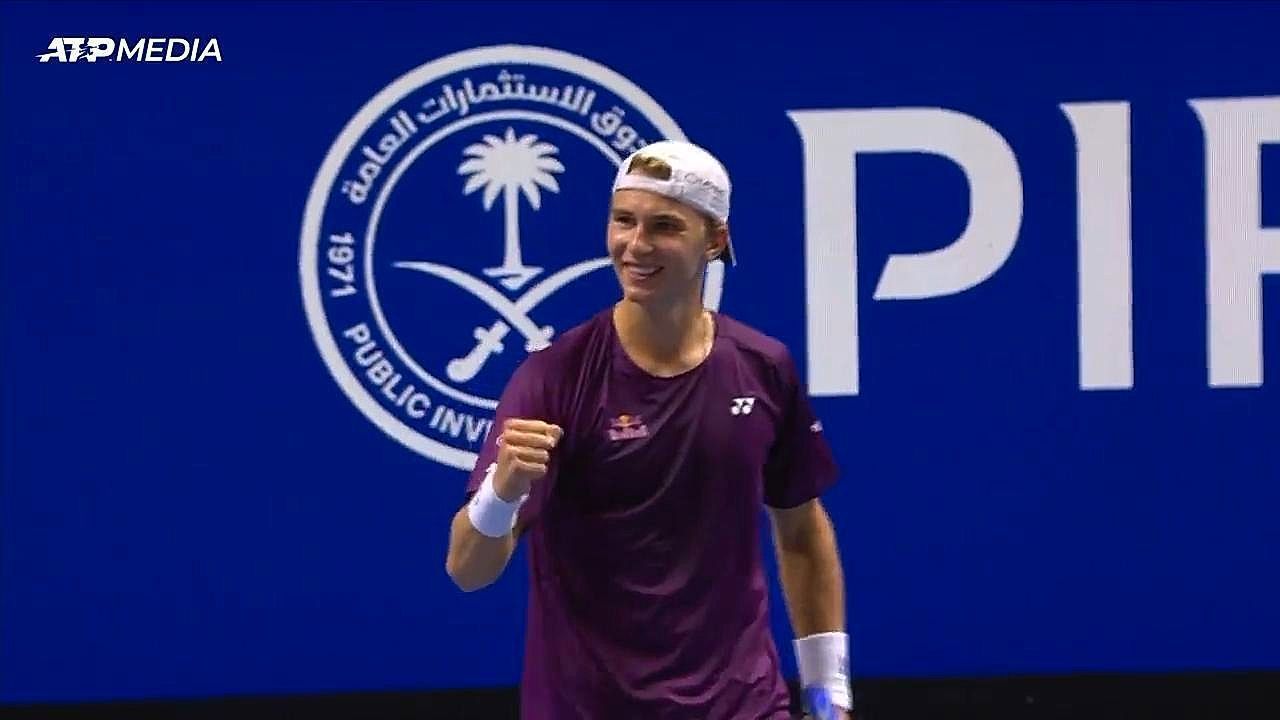 Kjær on the brink of the semi-finals after a four set win over Jodar