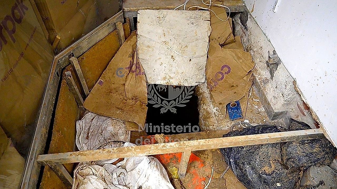 Video: Police uncover secret tunnel dug by international gang plotting 'Robbery Of The Century'