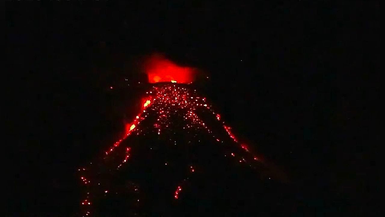 Video: A fiery spectacle! These images show how the Mayon volcano continues to rage with constant lava flows.