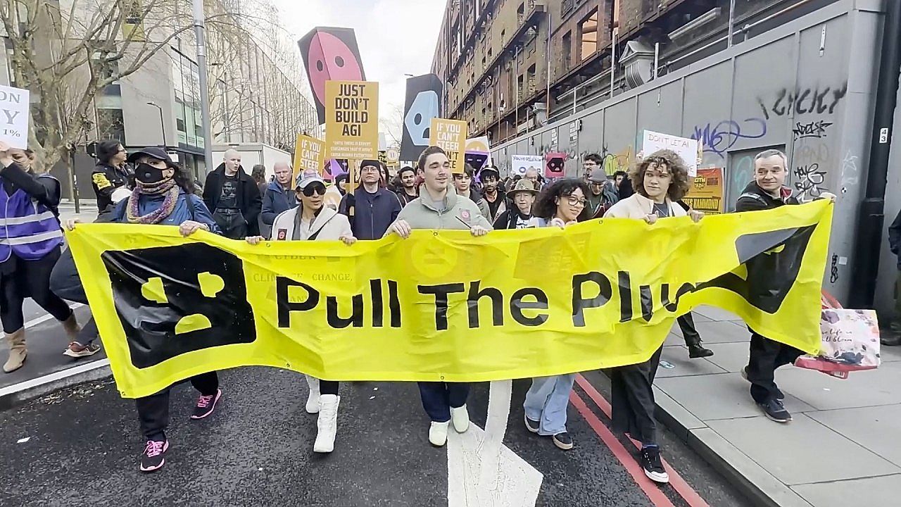Video: Largest anti-AI protest draws hundreds in UK's “March Against the Machines”